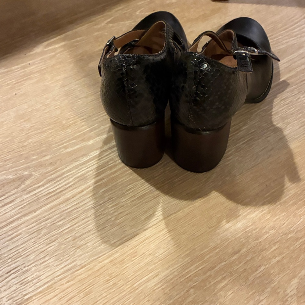 Clarks Black Mary Jane Heels - Picture 5 of 6
